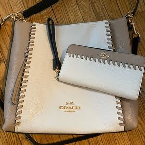 New Coach Hobo w Accordion Zip Wallet